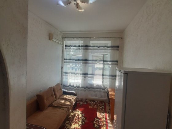 Продам комнату в коммуне. Р-н ЖД Одесса