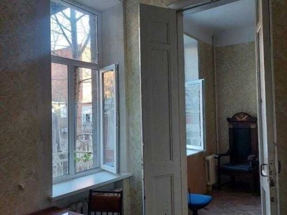 Продам 2 комнаты по ул. Сумская 80, метро Университет