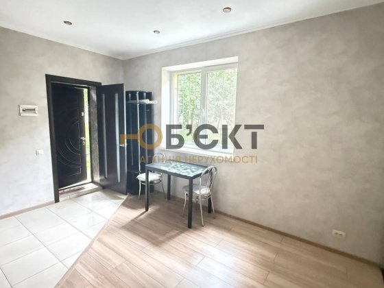Продаж гостинка зі своїм входом, 18м2, м. Індустріальна, ХТЗ, без комісії.