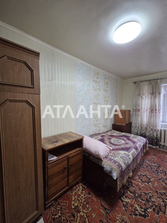 Продам комнату на Космонавтов, средний этаж - фото 1
