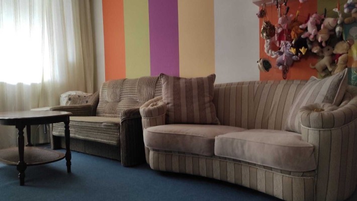 Продам комнату с балконом 18 кв.м. в 3-х ком. к-ре на П.Поле - фото 1
