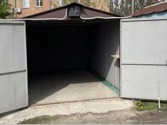 Гараж Оренда ,центр вул. Соборна біля Центра Зайнятості Берестин