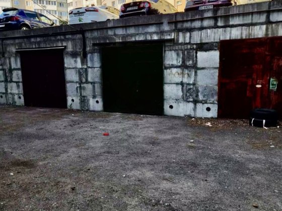Гараж  для електромобіля на вул.Сосновій