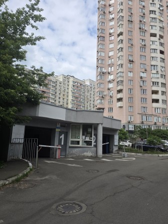 Здам паркомісто в оренду Срібнокільська 1 - фото 1
