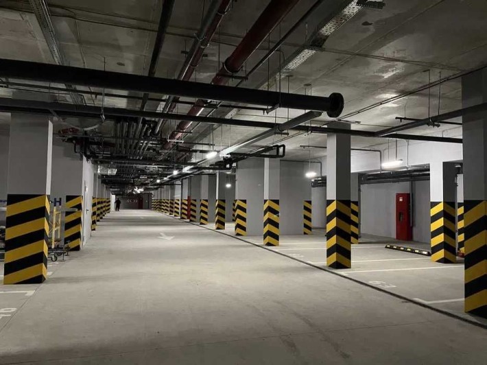 Оренда паркомісця в закритому паркінгу, Краківська 4Б - фото 1