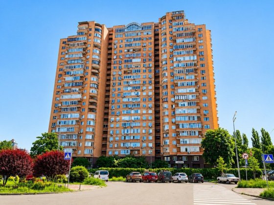 Оренда паркомісця на Русанівці. Шамо 12 Київ