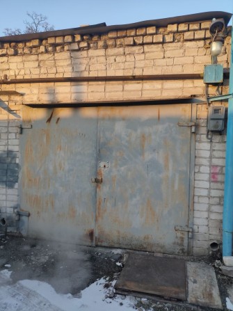 Сдам капитальный гараж ул. Янтарная 69б - фото 1