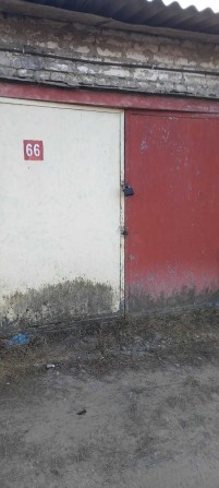 Здаю в аренду гараж у Львові.  Можливо на тривалий термін.Вулиця Конюшина. Є місце для парковки авто - фото 1