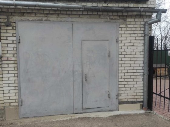 Здам в оренду гараж 25 м2 Бічна  Личаківської.Цегляний,утеплений,ворота утеплені,є стелажі утеплені. Львів