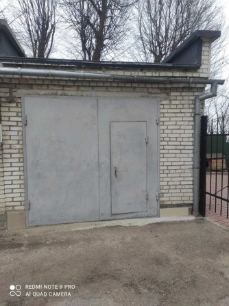 Здам в оренду гараж 25 м2 Бічна  Личаківської.Цегляний,утеплений,ворота утеплені,є стелажі утеплені. - фото 1