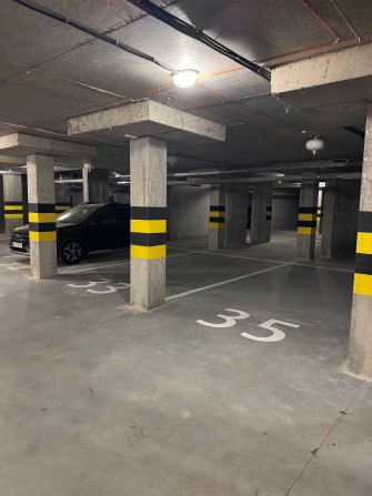Здам в оренду паркомісця вул. Лінкольна 4 та 4Б - фото 1