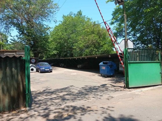 Сдам место на охраняемой стоянке на Таирова
