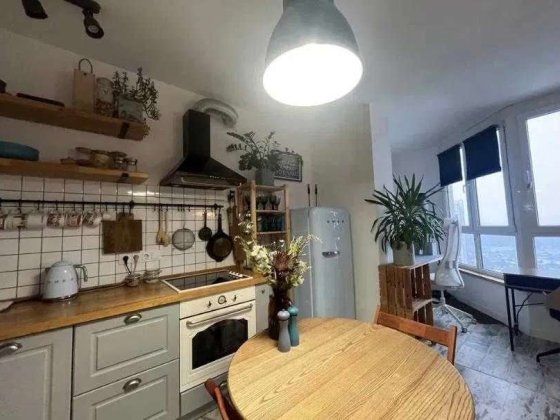 Продам 1- кімнатну квартиру з ремонтом, в престижному ЖК, вул. Вірменська, 6. біля метро Вирлиця Киев