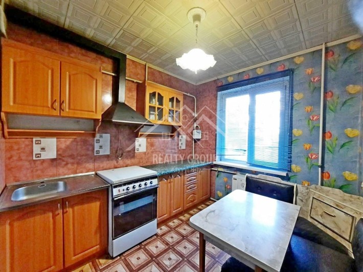Продається 3К з автономним опаленням мебелью та ремонтом - фото 1