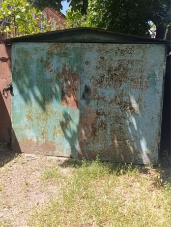 Продається надійний металевий гараж у чудовому локаційному місці — всього в кількох хвилинах пішки в - фото 1