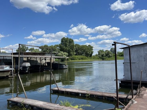 Продам паркоместо (место на воде) на лодочной станции «Волна» Кам'янське