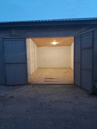 Продам капітальний гараж з підвалом центр міста - фото 1