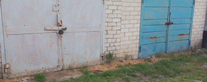 Продам гараж в товаристві Мотор, селище Ливмаш. - фото 1