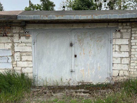 Продам гараж коператив «ВЕТЕРАН».Присутній ТОРГ Славута
