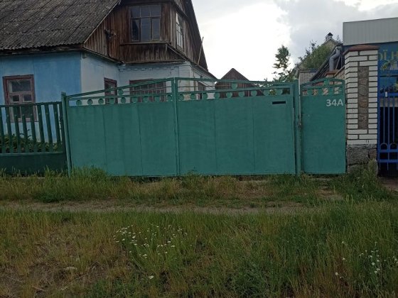 Парко місце в дворі. Умань