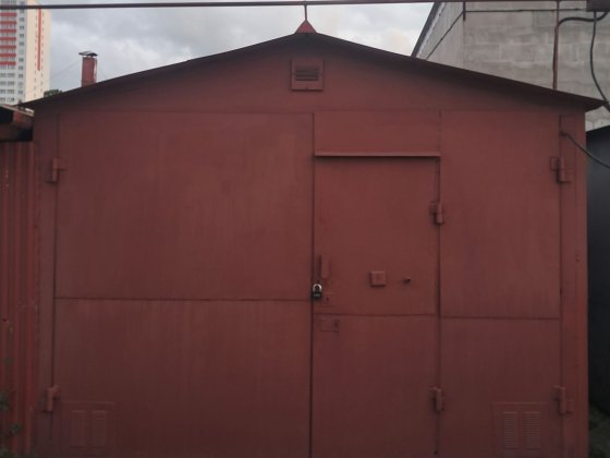 Продам гараж в гаражному кооперативі з погребом і  оглядоою ямою . Бровари