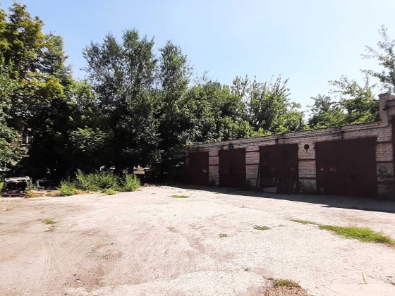 Гараж на 4 бокси та споруди площею 544 кв.м. у м.Кривий Ріг Кривий Ріг