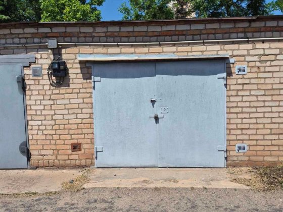 Продам гараж «Днепр» в районі 8 міської лікарні Кривой Рог