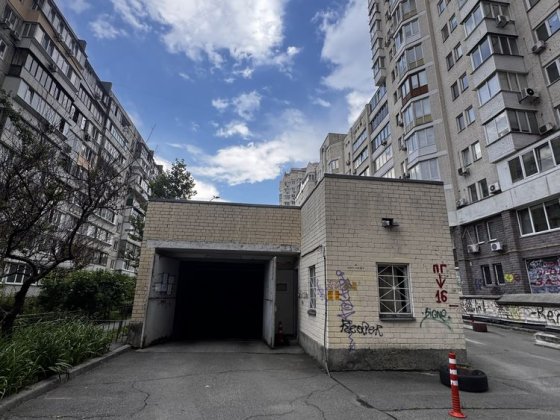 Продам підземний бокс - гараж вул. Левка Лук’яненка, 29 Мінська Киев