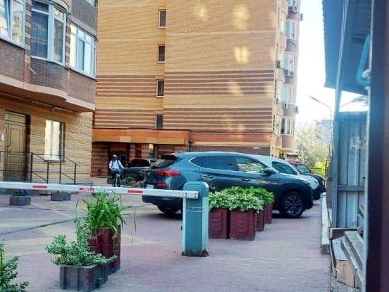 Продам 2 паркоместа/паркинг на Печерске, Лабораторный пер. 6 Киев