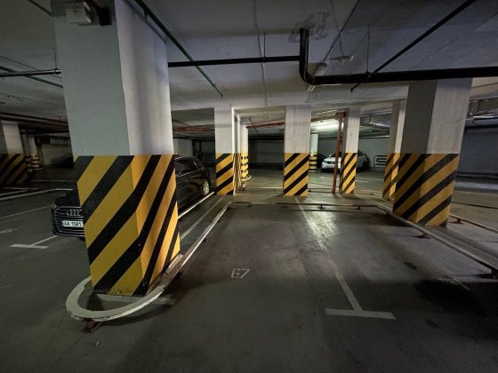 Продаж місця в підземному паркінгу для легкового авто на бул. Чоколівський, 42А Київ