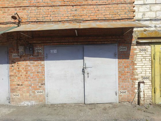 Гараж  з підвалом 36 кв м