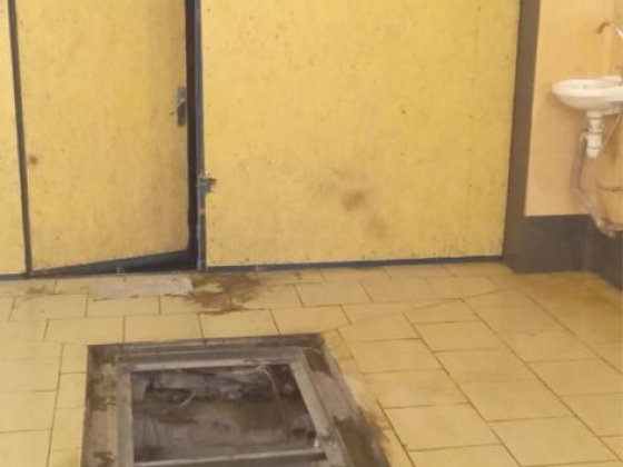 Гараж зі світлом, ямою та водою Київ