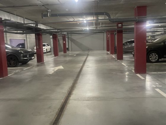 Паркомісце в елітному ЖК Женева,зручне розташування. Днепр