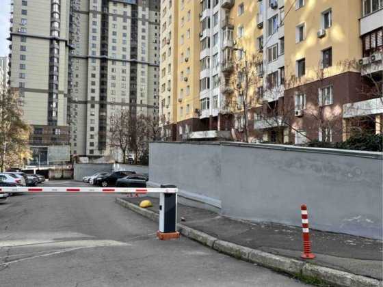Продаж паркінгу Печерськ Верхогляда 4