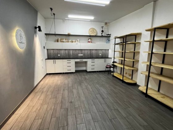 Гараж Пятихатки с евро ремонтом склад интернет магазин Харків