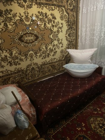 Здається в оренду кімната для дівчини  в 4 кімнатній квартирі - фото 1