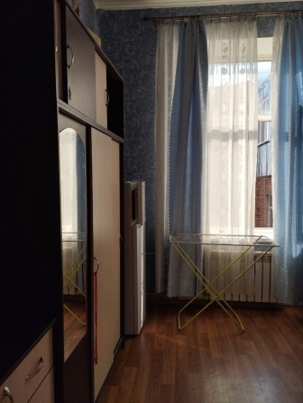 Сдам студию в центре ,через дорогу трц Никольский  метро майдан Конституции - фото 1