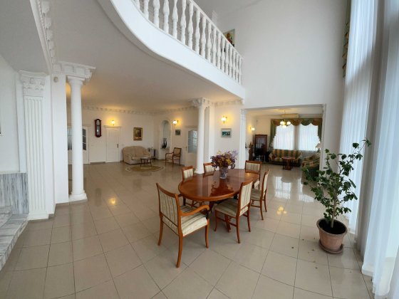 Оренда автономного будинку 300 м², 25 соток землі, село Лісники, інвертор 16 кВт Лесники