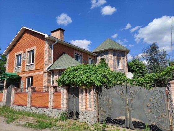 Оренда двоповерхового будинку Хорол