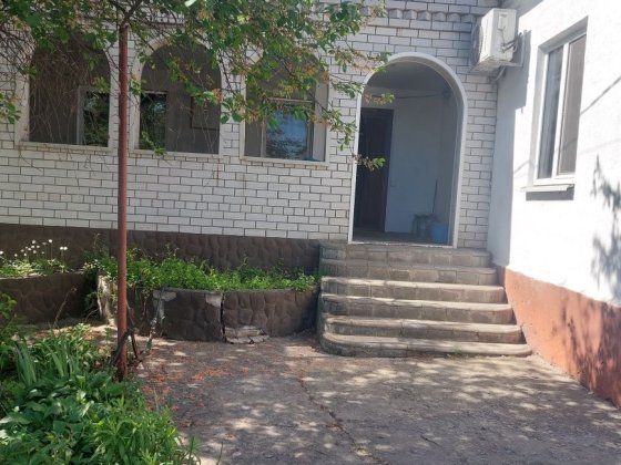 Сдам шикарный дом в безопасном месте на Левом берегу Дніпро