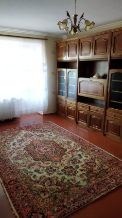 Здається 1 кімнатна квартира, з автономним опаленням, район базара - фото 1