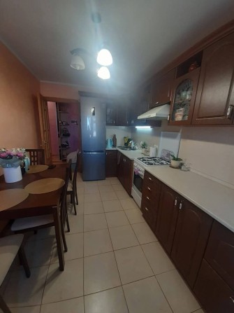 Здам 3-х кімнатну квартиру в центрі міста  Коростень - фото 1