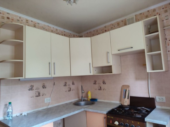 Сдам квартиру на первом этаже на длительный срок - фото 1
