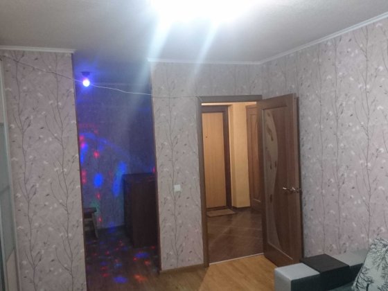 Днепр, 1 комнатная с мебелью, Фрунзенский 1,возле Донецкого шоссе