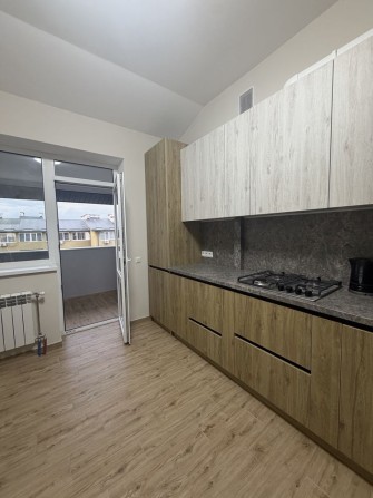 Квартира перша здача. Даі окремв спальні. 78 м.кв. Газ. - фото 1