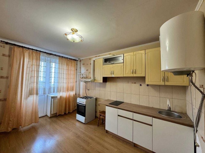 Чабани ЖК Юність без меблів /Теремки метро 7 хв. - фото 1