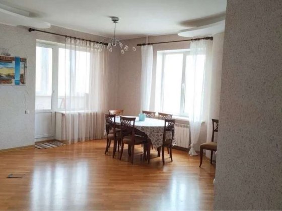 Продаж 4-к квартири вул. Срібнокільська 14а Киев