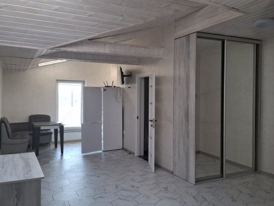 Квартира -студія в Хотові Хотов