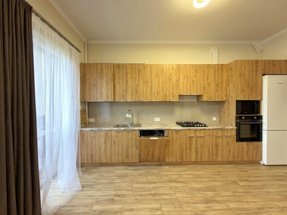 Оренда 3 - кімнатної квартири в БРЮХОВИЧАХ вул. Іздрика 9-Б Брюховичи