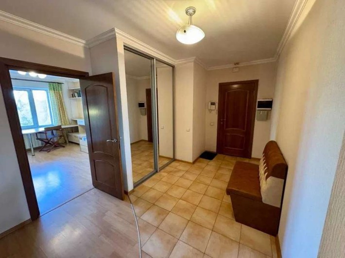 Продаж 3-к квартири вул. Салютна 42/46 - фото 1